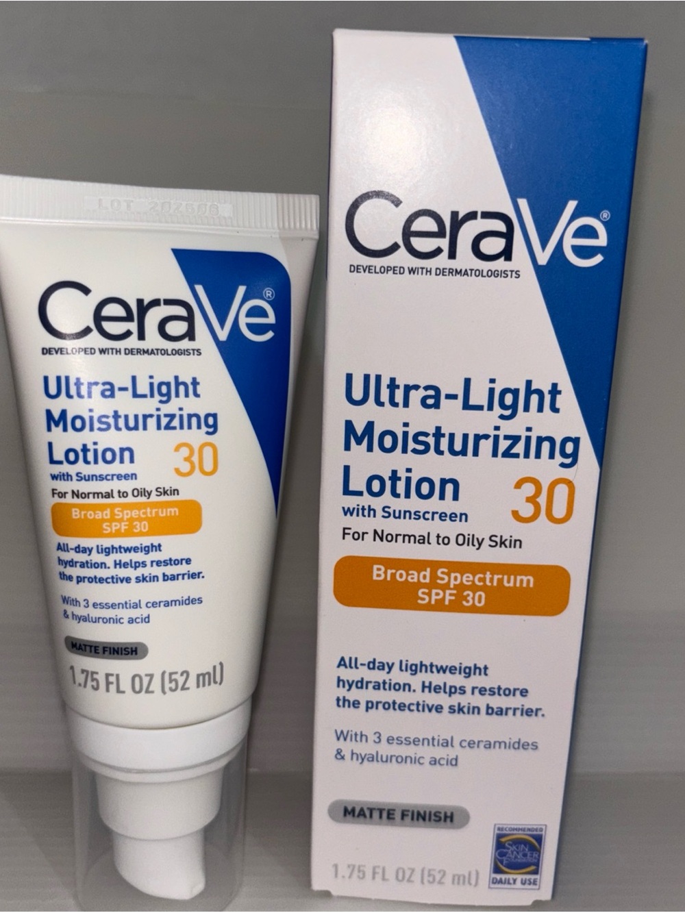 Ceravae ultralight moisturizing lotion 30 SPF new